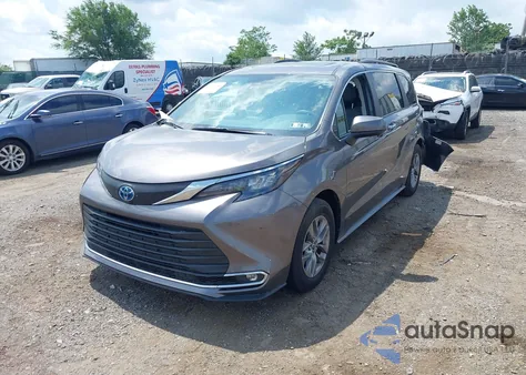2024 Toyota Sienna Xle z USA, uszkodzony, nr VIN 5TDJRKEC6RS204711